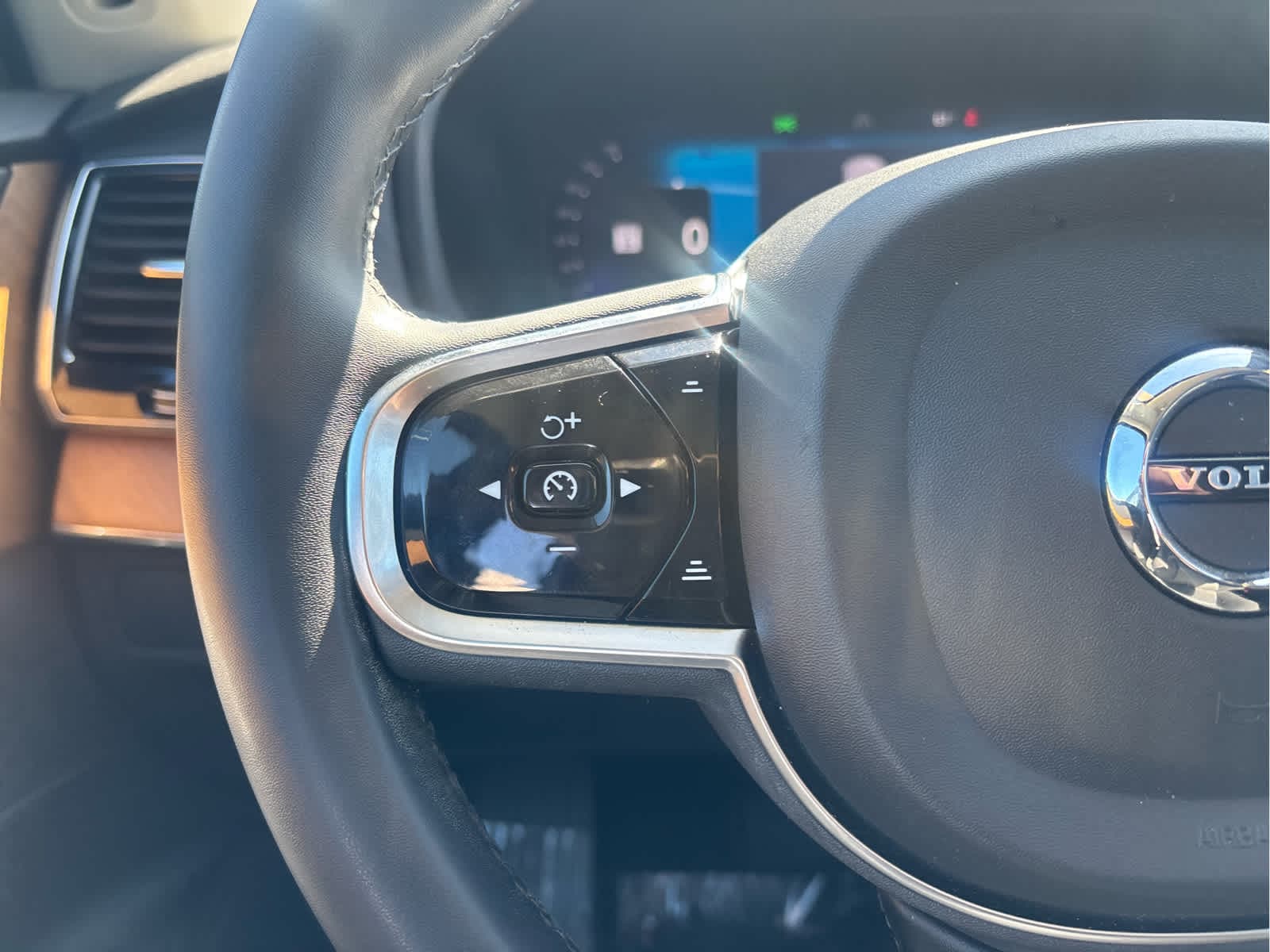 2024 Volvo XC90 Plus - Photo 15