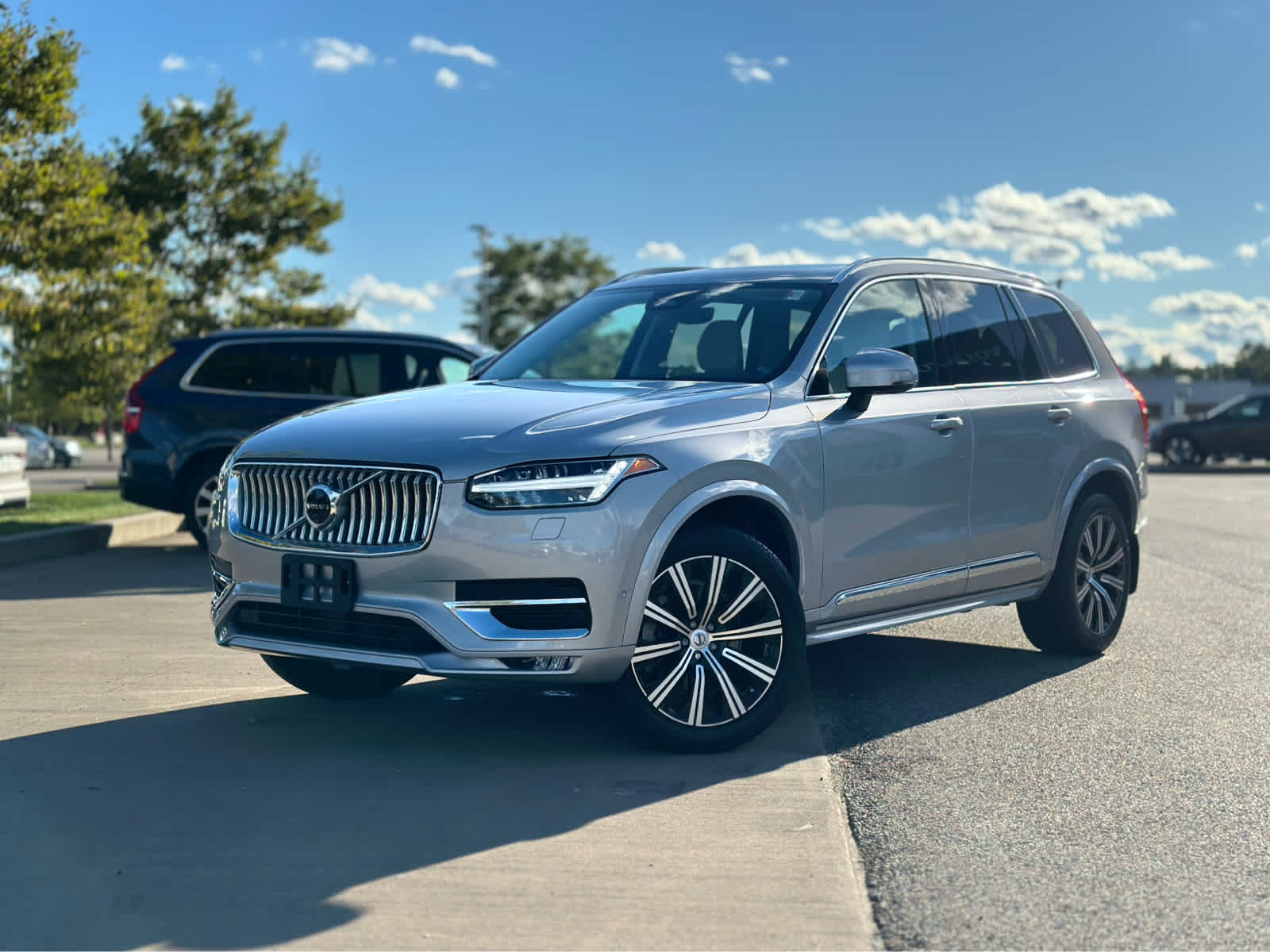 2024 Volvo XC90 B5 Plus photo 2