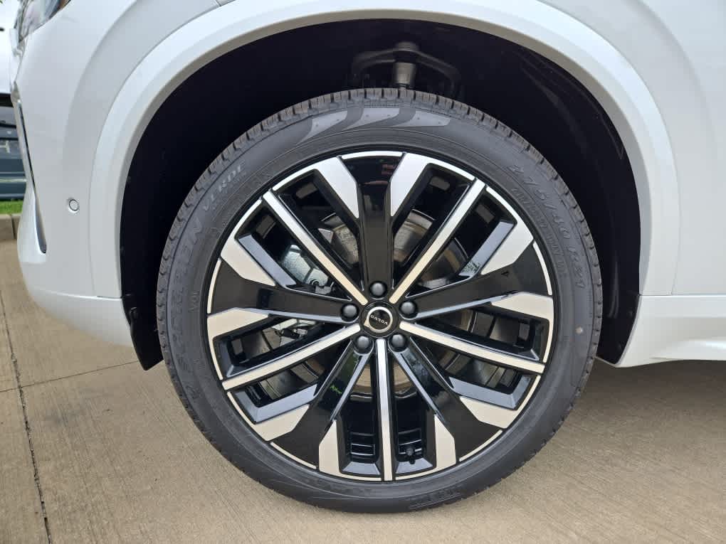 2025 Volvo XC90 Plus photo 4