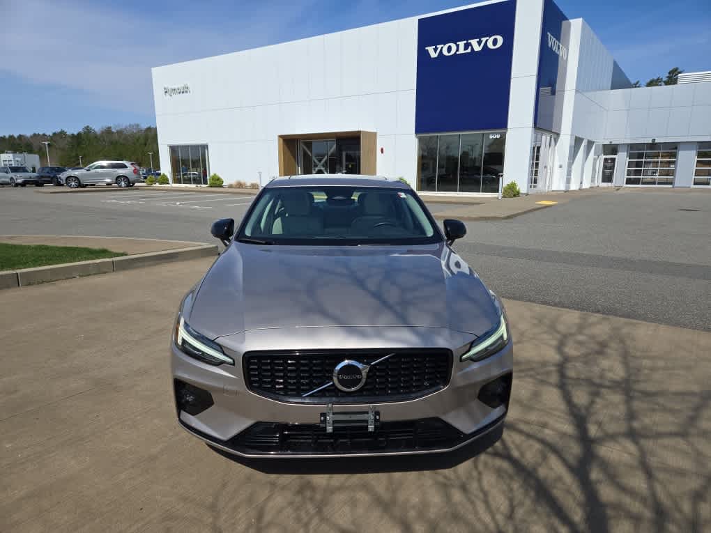 2024 Volvo S60 B5 Core photo 3