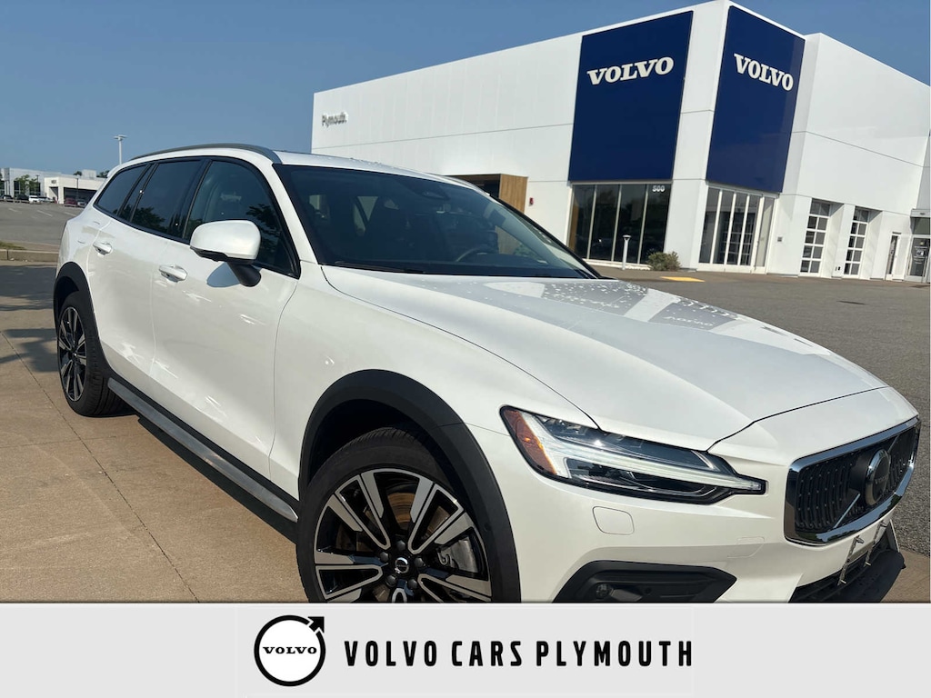 Used 2026 Volvo V60 Cross Country B5 Ultra Wagon