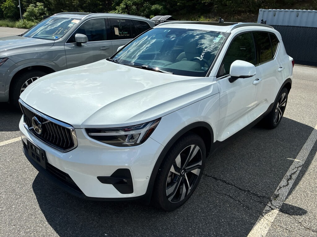 Used 2024 Volvo XC40 B5 Plus Bright SUV