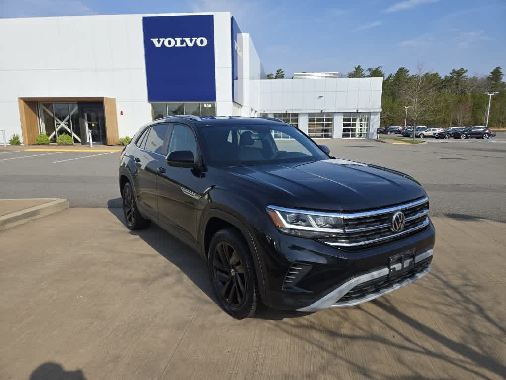 Used 2022 Volkswagen Atlas Cross Sport SE w/Tech with VIN 1V2HE2CA9NC231228 for sale in Plymouth, MA