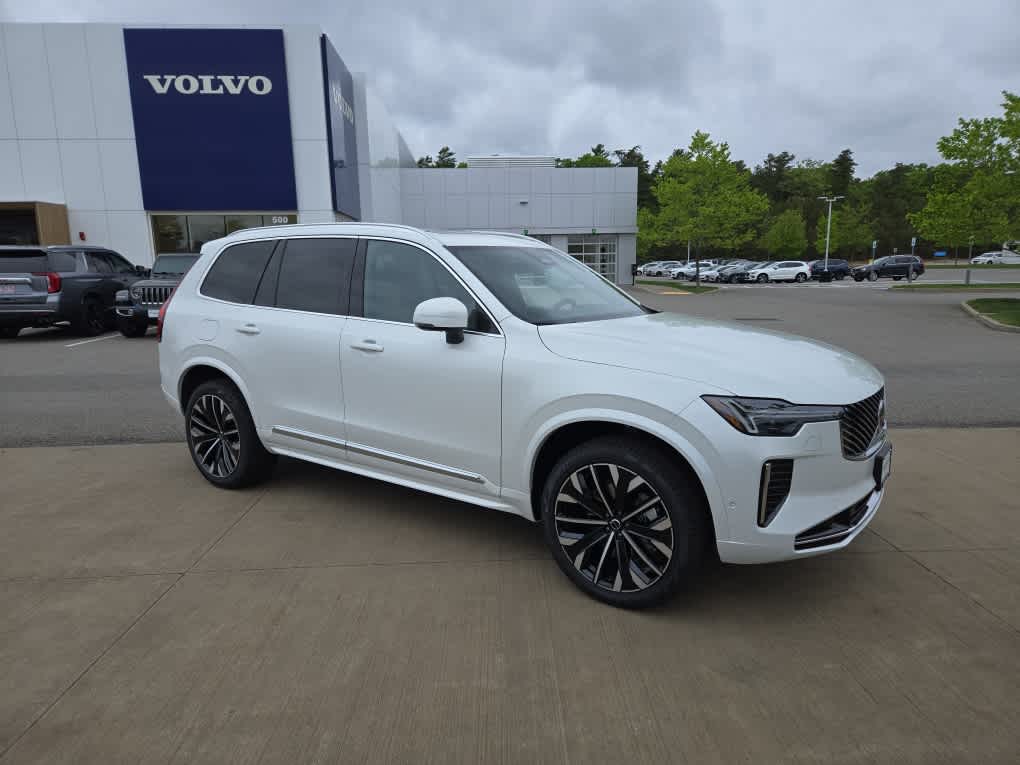 2025 Volvo XC90 Plus photo 2
