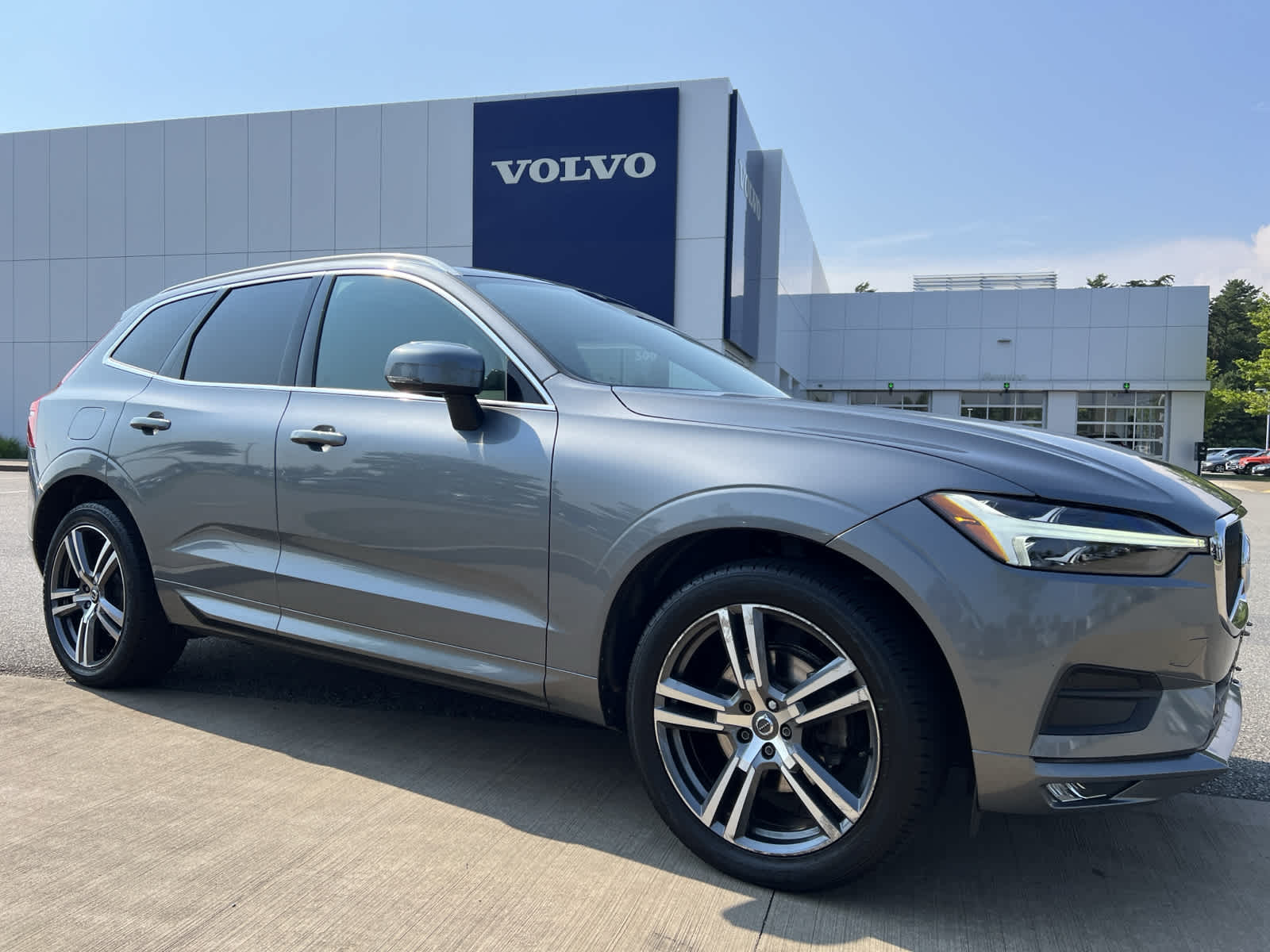 Used 2021 Volvo XC60 Momentum with VIN YV4102RK9M1822233 for sale in Plymouth, MA