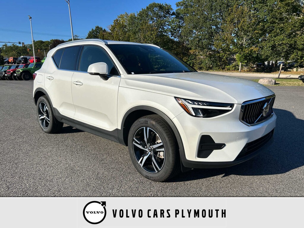 Used 2025 Volvo XC40 B5 Core Bright Theme SUV