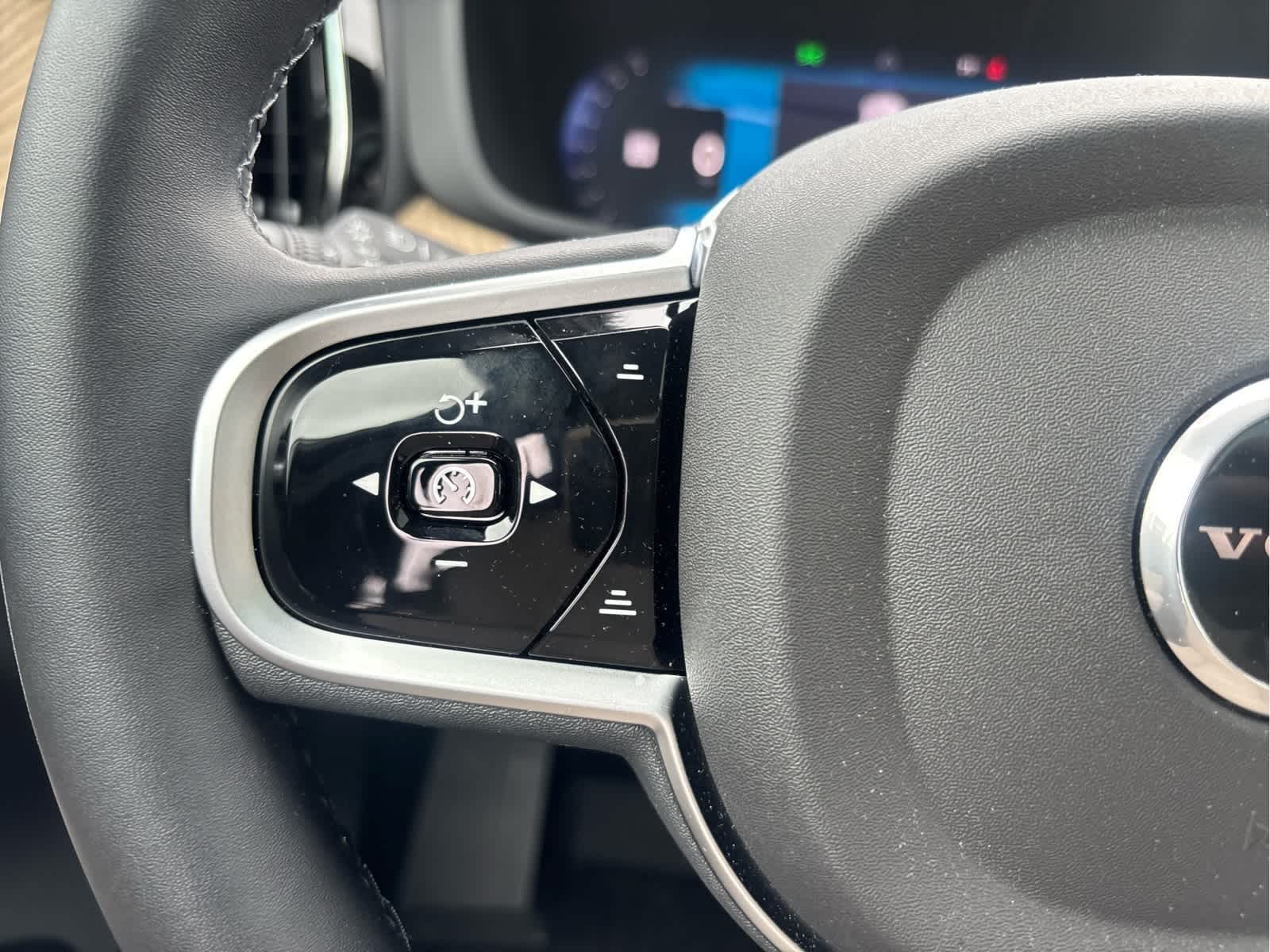 2026 Volvo XC60 Plus - Photo 28