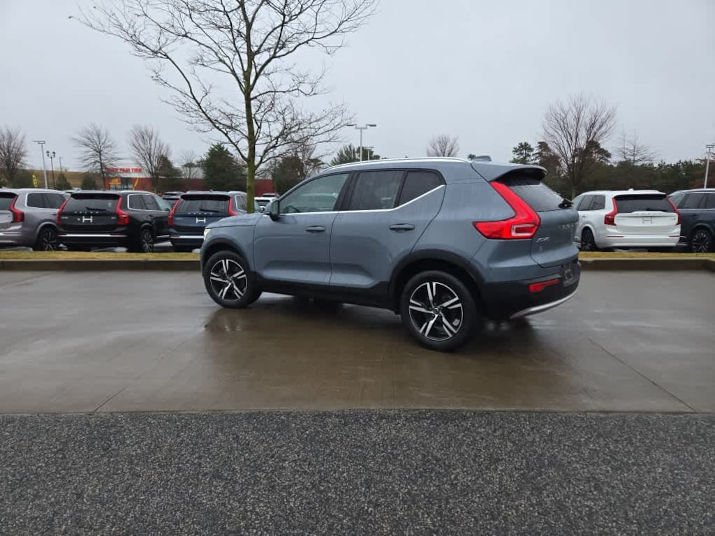 Used 2023 Volvo XC40 B5 AWD Plus Bright SUV