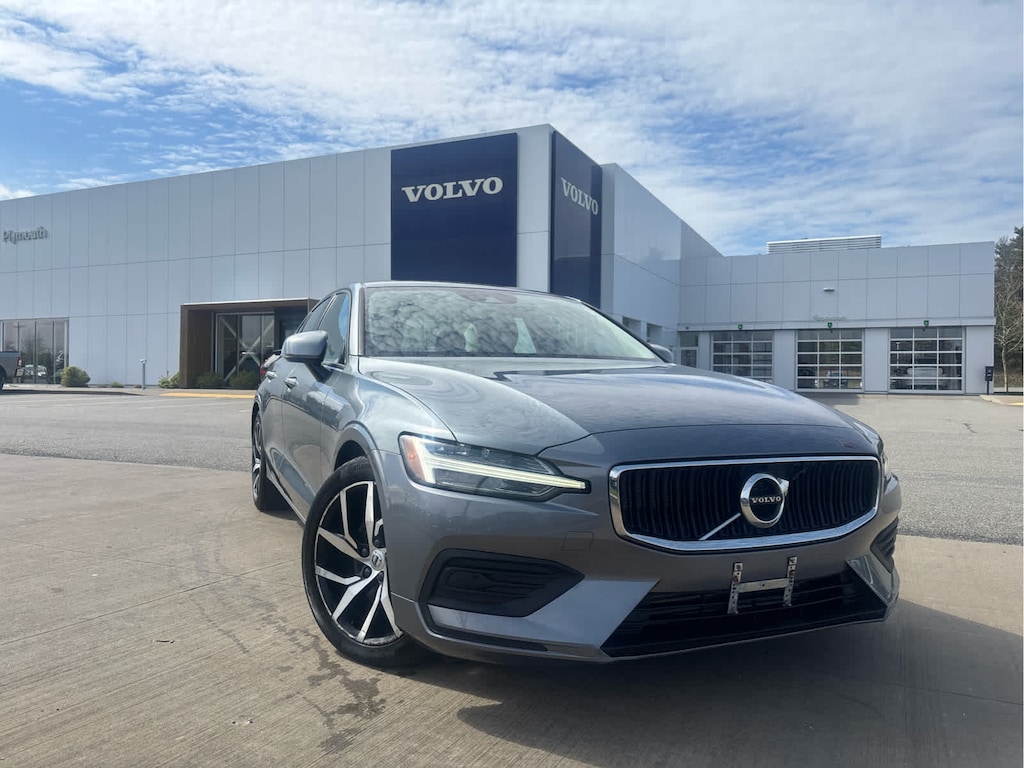 Used 2020 Volvo S60 T5 Momentum Sedan