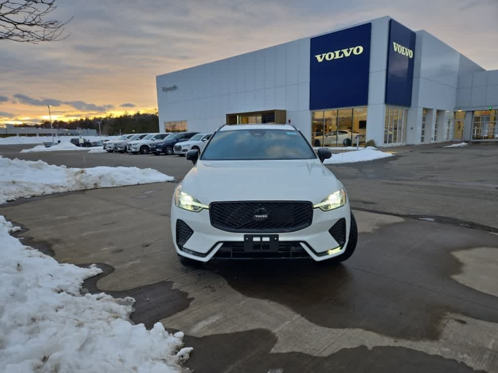 New 2026 Volvo XC60 B5 Ultra Black Edition SUV