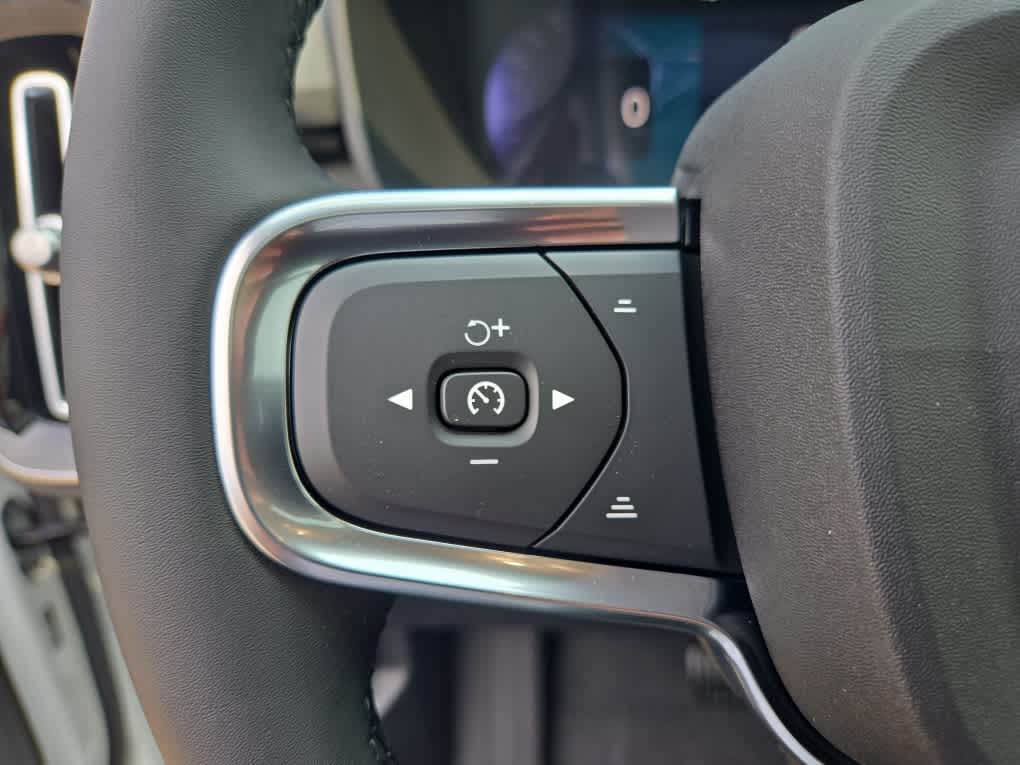 2026 Volvo XC40 Plus - Photo 15