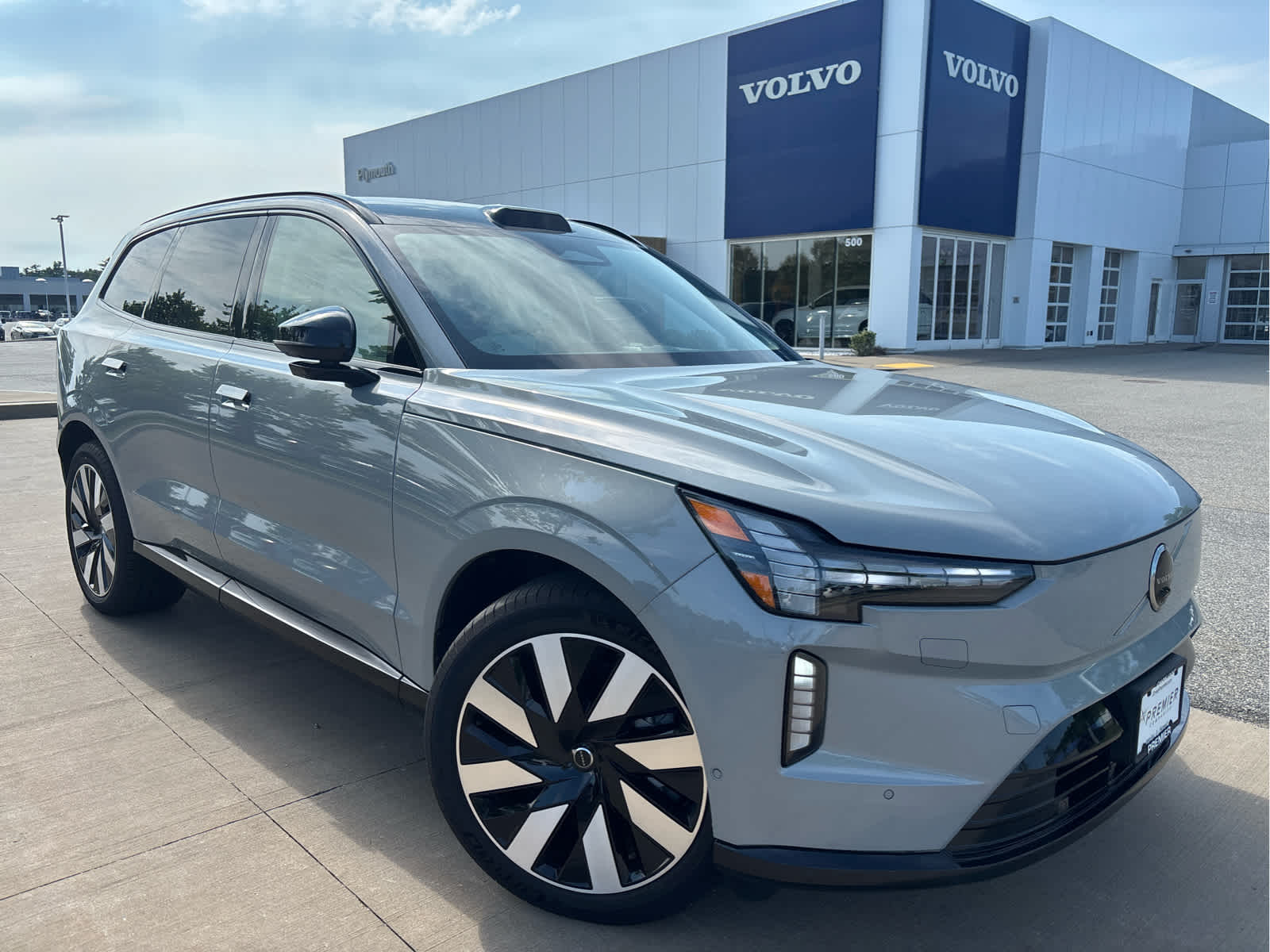 Used 2025 Volvo EX90 Ultra with VIN 7JDEV3VL8SG000986 for sale in Plymouth, MA