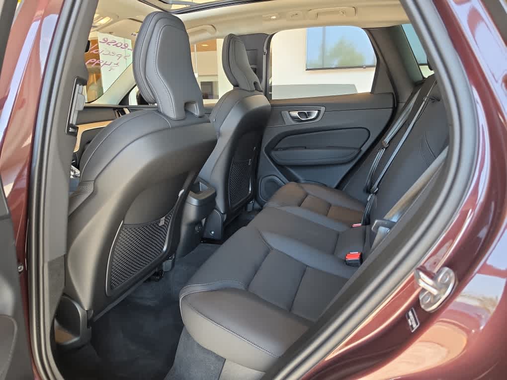 2026 Volvo XC60 Plus - Photo 21