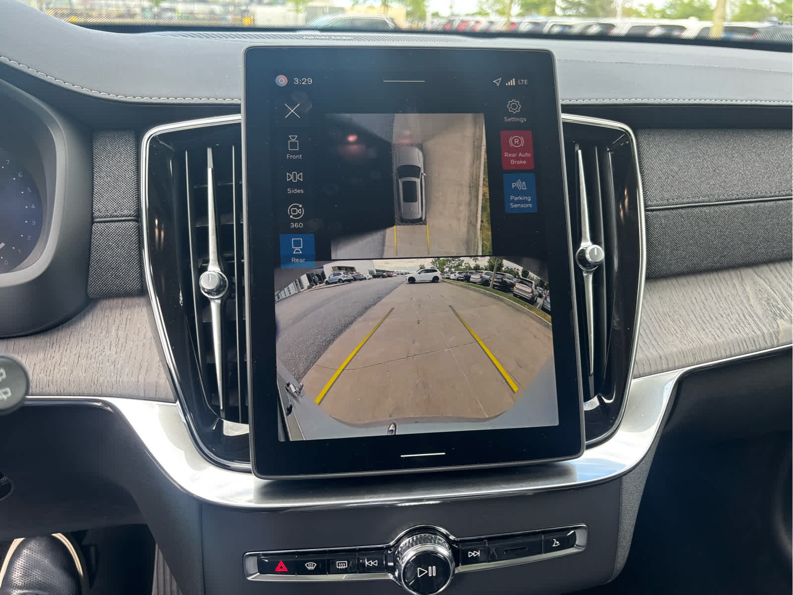 2026 Volvo XC90 Ultra - Photo 10