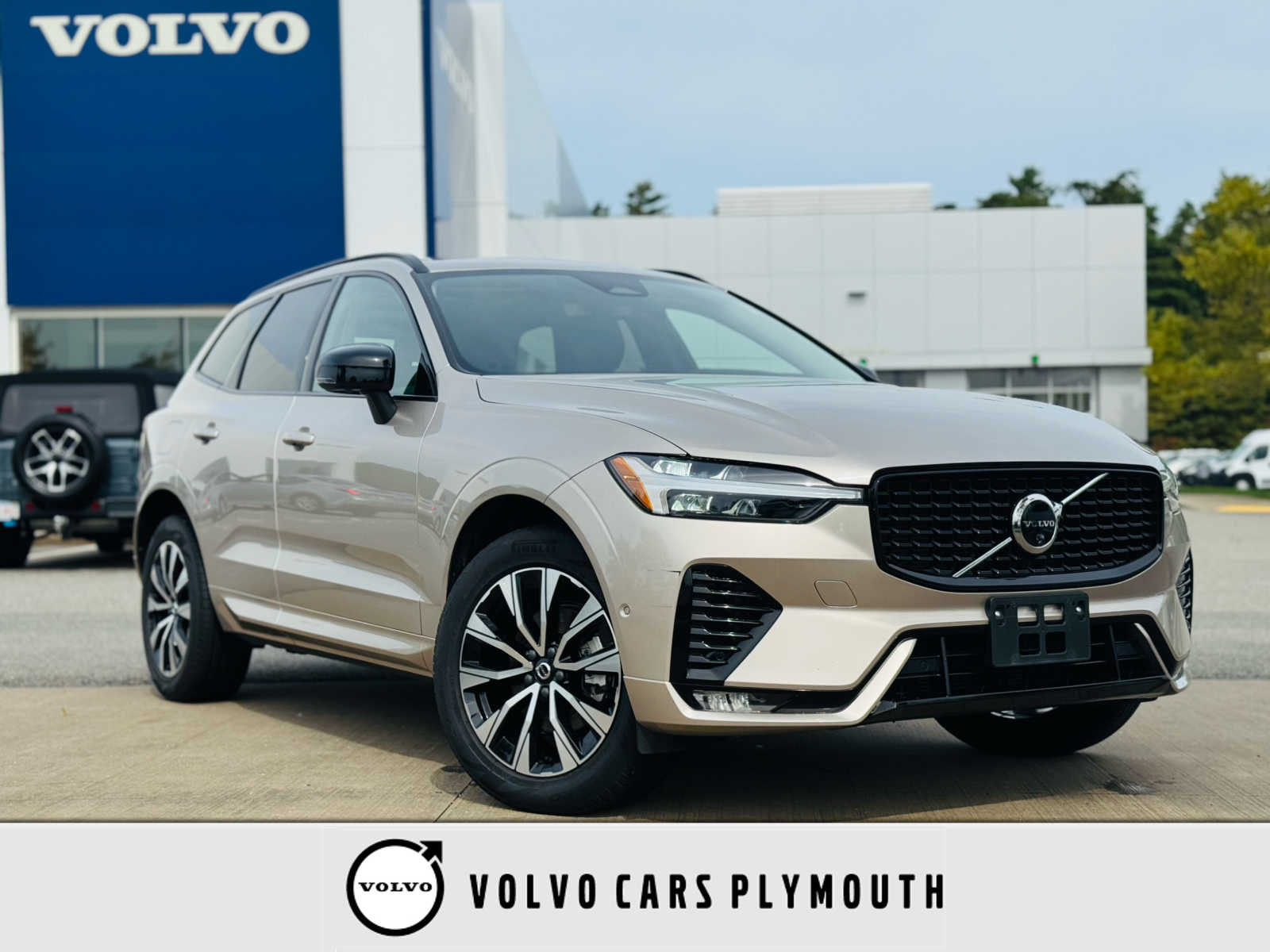2025 Volvo XC60 Plus's photo