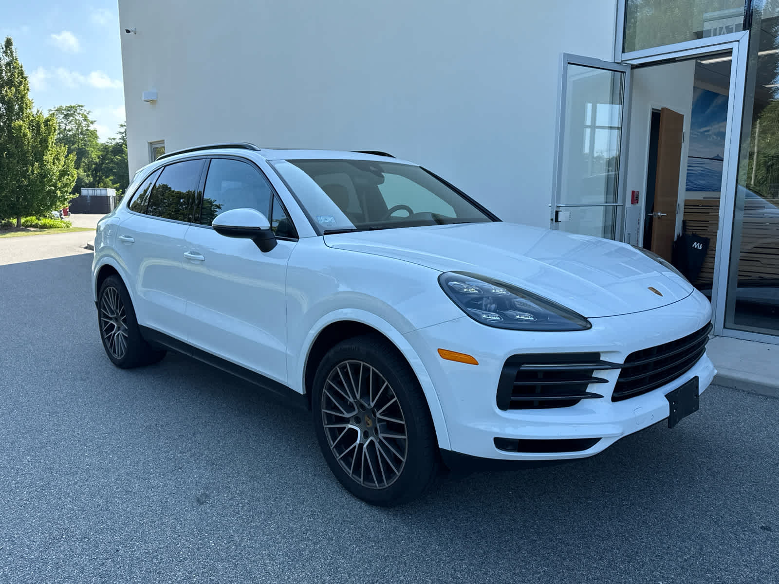 2022 Porsche Cayenne Platinum Edition photo 4