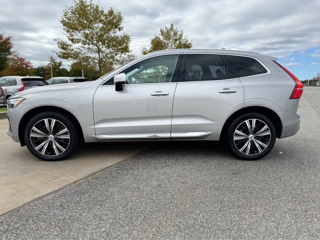 Used 2022 Volvo XC60 B6 AWD Inscription SUV