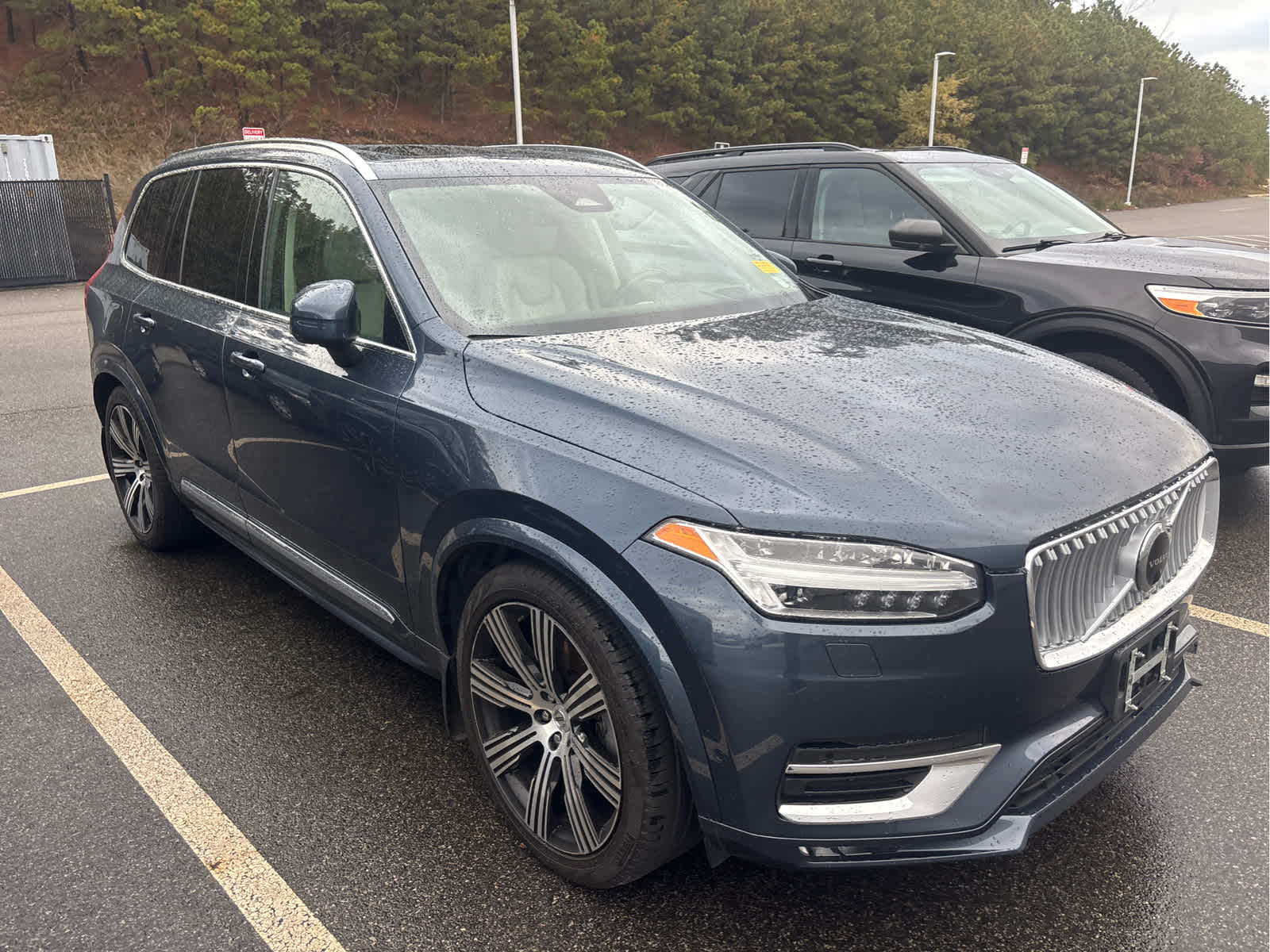 2023 Volvo XC90 AWD Ultimate photo 2