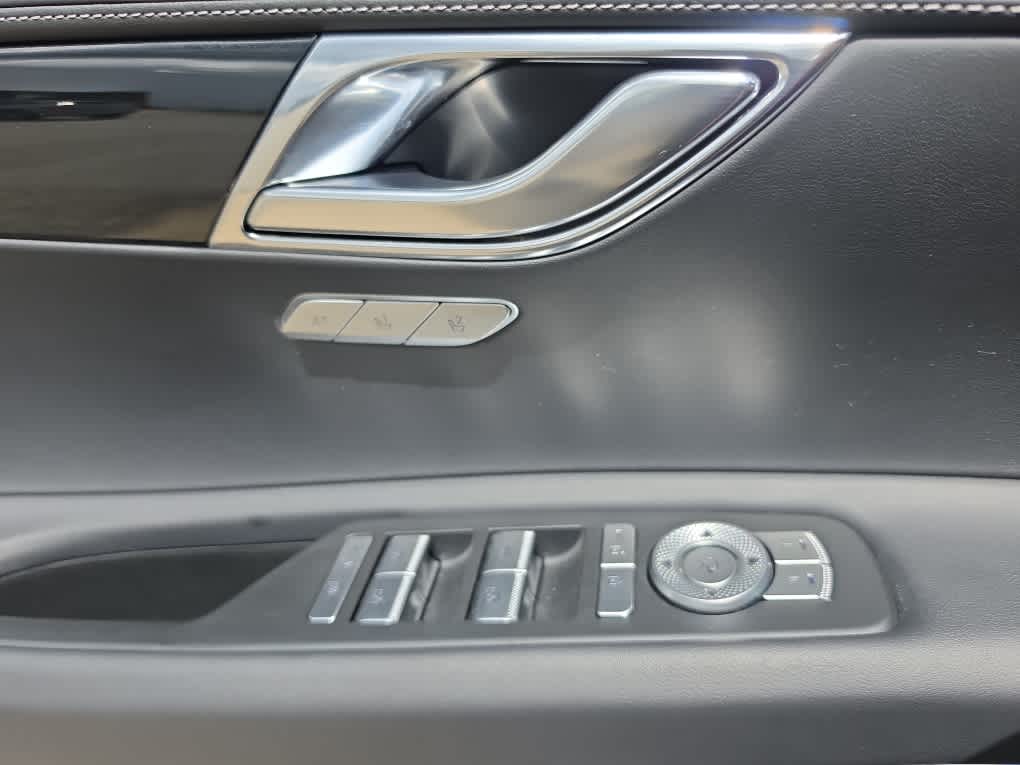 2025 GENESIS GV80 21