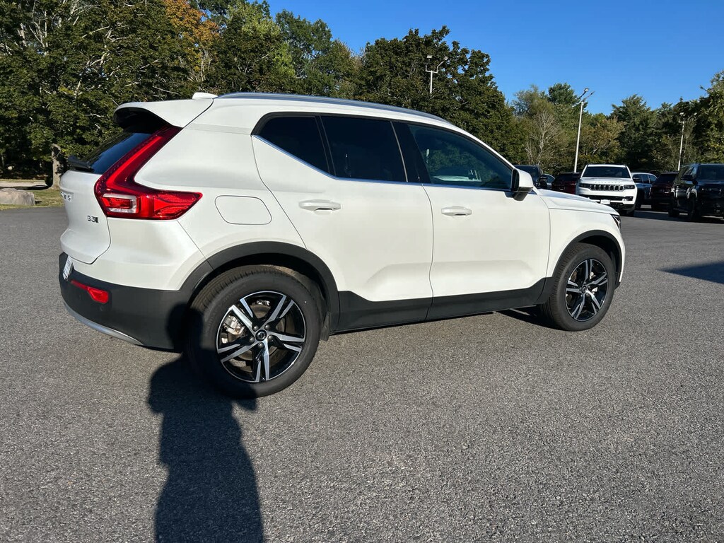 Used 2025 Volvo XC40 B5 Core Bright Theme SUV