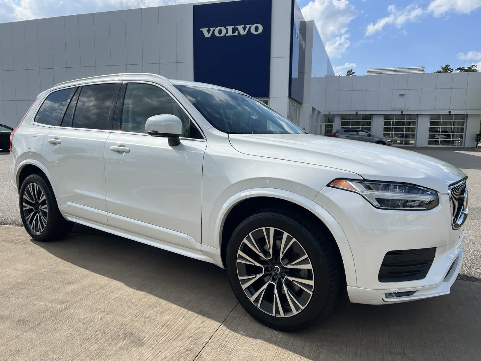 Used 2022 Volvo XC90 Momentum with VIN YV4102PK8N1790542 for sale in Plymouth, MA