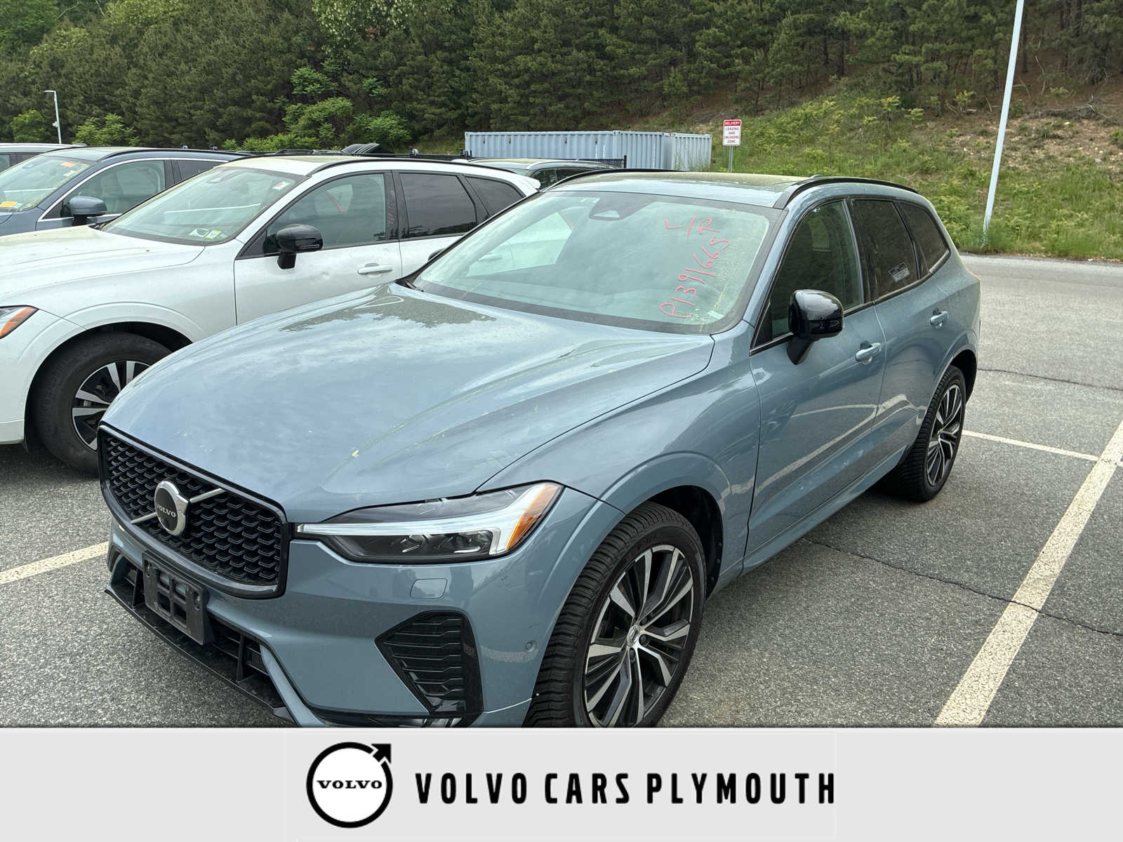2023 Volvo XC60 B5 Plus Dark Theme AWD's photo