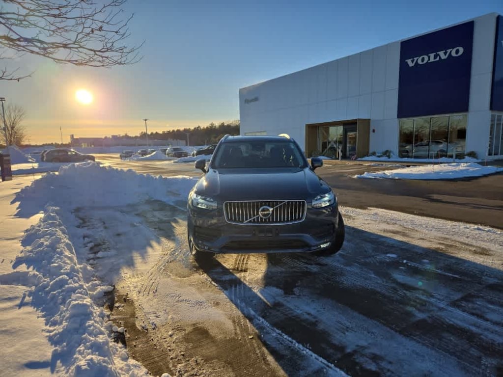 Used 2023 Volvo XC90 B5 AWD Core SUV