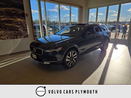 2025 Volvo V90 Cross Country B6 Ultra Wagon