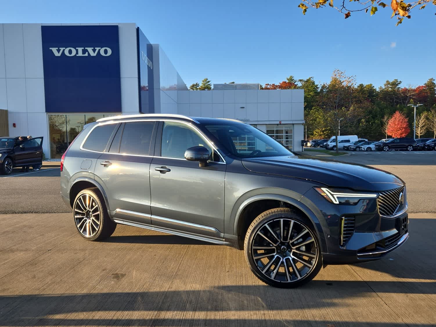 2026 Volvo XC90 Plus photo 2