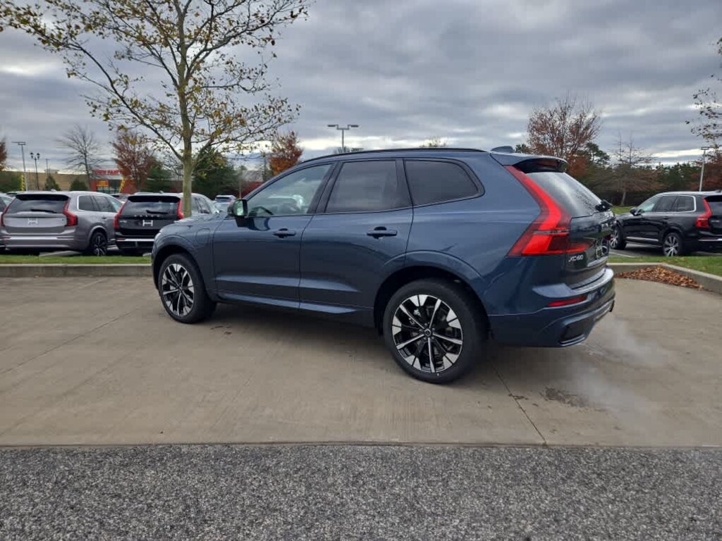 New 2026 Volvo XC60 plug-in hybrid T8 Plus SUV