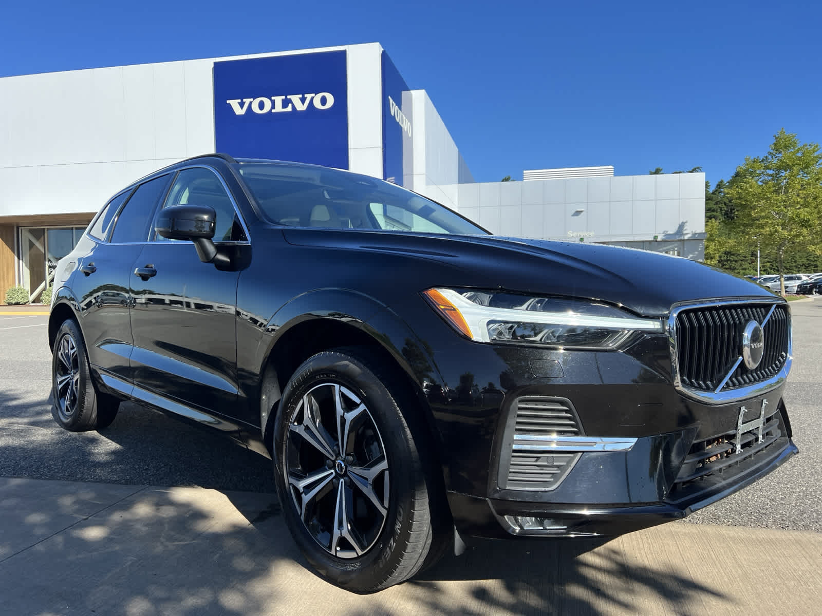 Used 2022 Volvo XC60 Momentum with VIN YV4L12RK9N1972897 for sale in Plymouth, MA