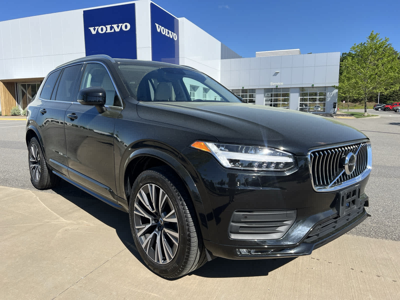 Used 2022 Volvo XC90 Momentum with VIN YV4102PK2N1804063 for sale in Plymouth, MA