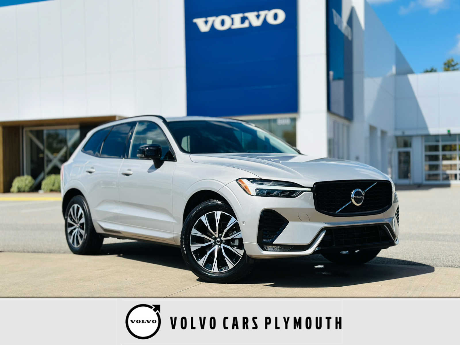 2025 Volvo XC60 Plus's photo