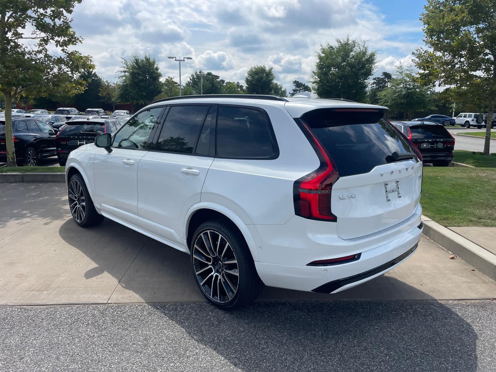 2026 Volvo XC90 photo 2