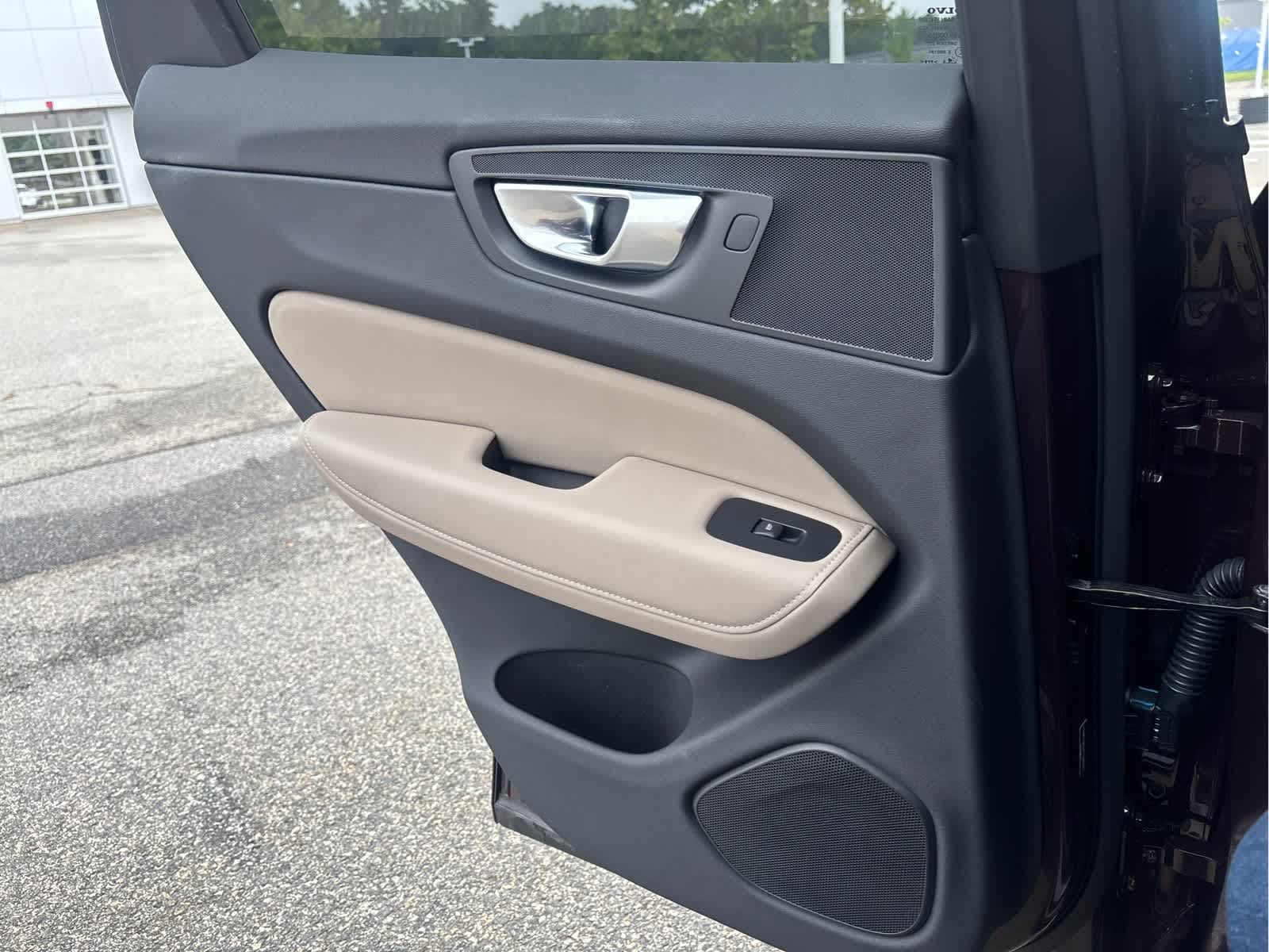 2026 Volvo XC60 Plus - Photo 33