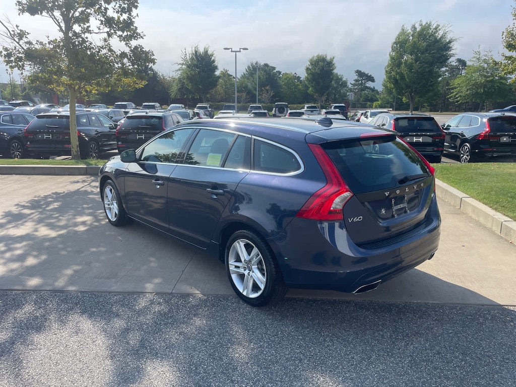 Used 2015 Volvo V60 T5 Drive-E Premier Plus w/BLIS Package Wagon