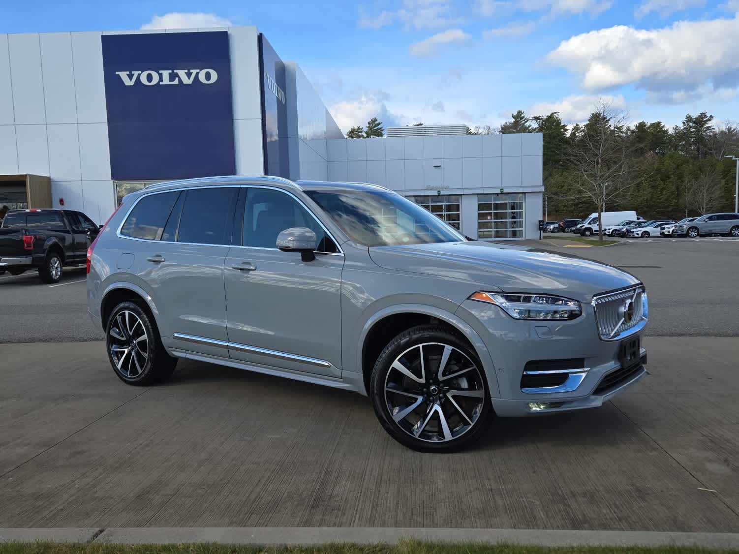 2024 Volvo XC90 Plus photo 2
