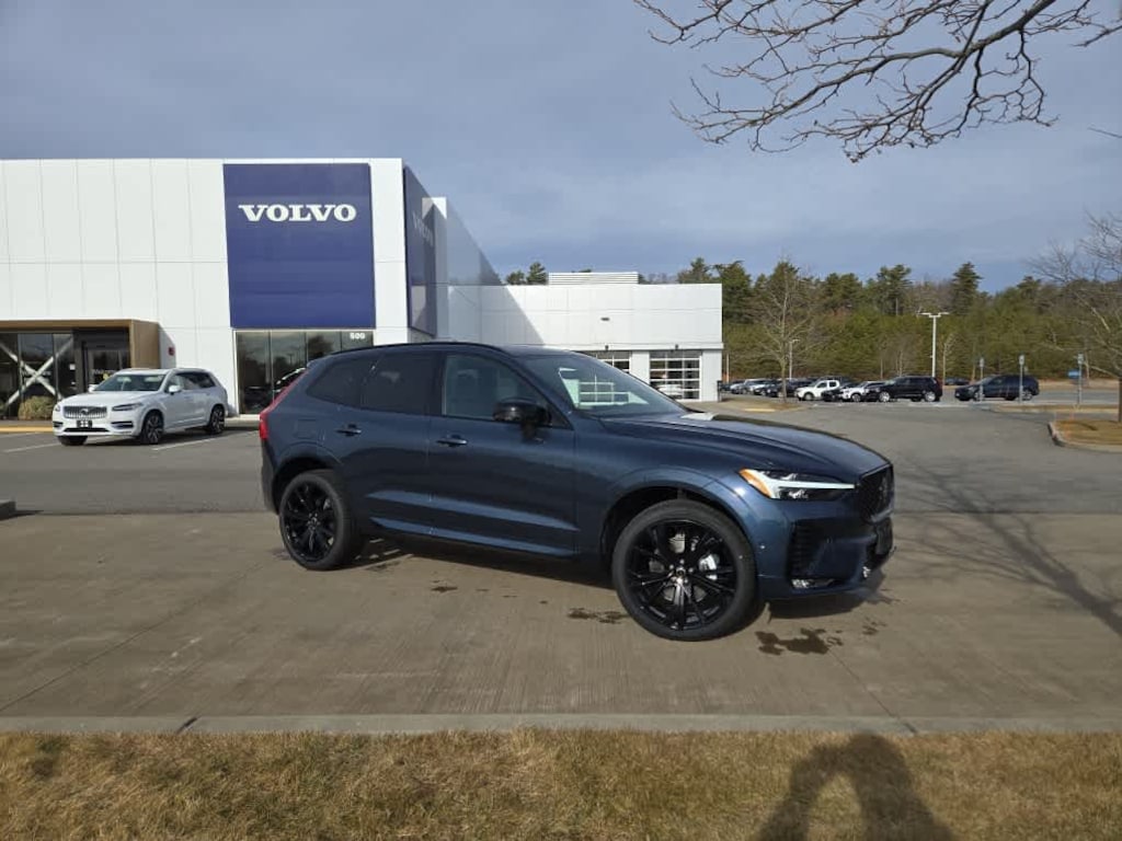 New 2026 Volvo XC60 B5 Ultra Black Edition SUV