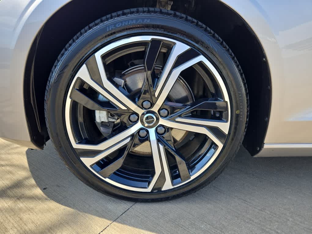 2024 Volvo S60 B5 Core photo 4