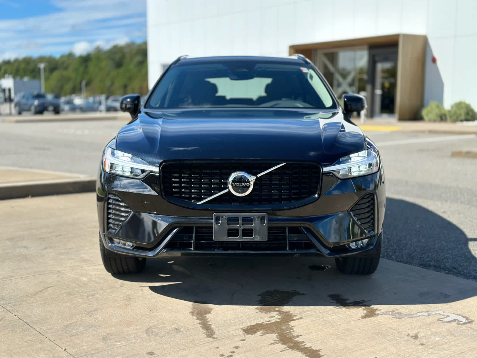 2025 Volvo XC60 B5 Plus photo 2
