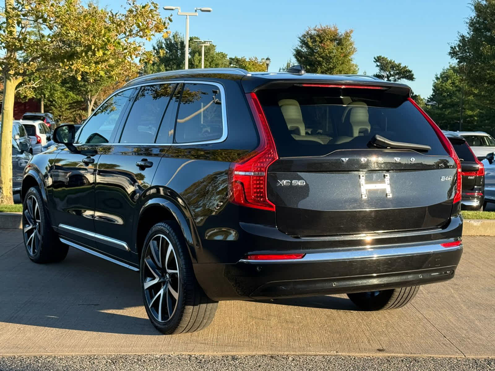 2024 Volvo XC90 Plus photo 2
