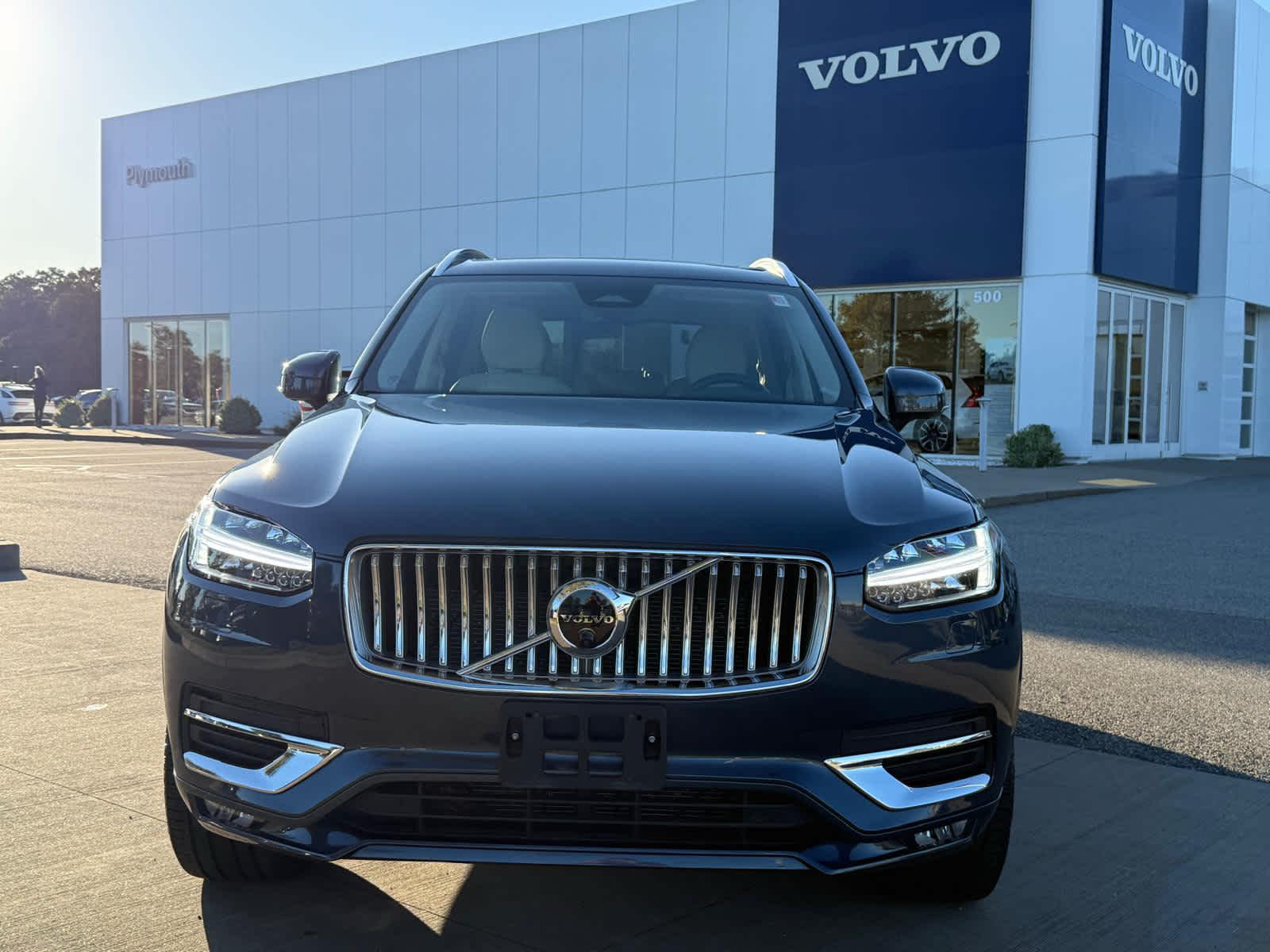 2023 Volvo XC90 AWD Plus photo 2
