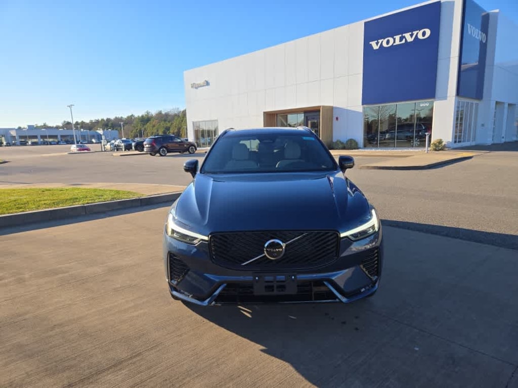 New 2026 Volvo XC60 B5 Plus SUV