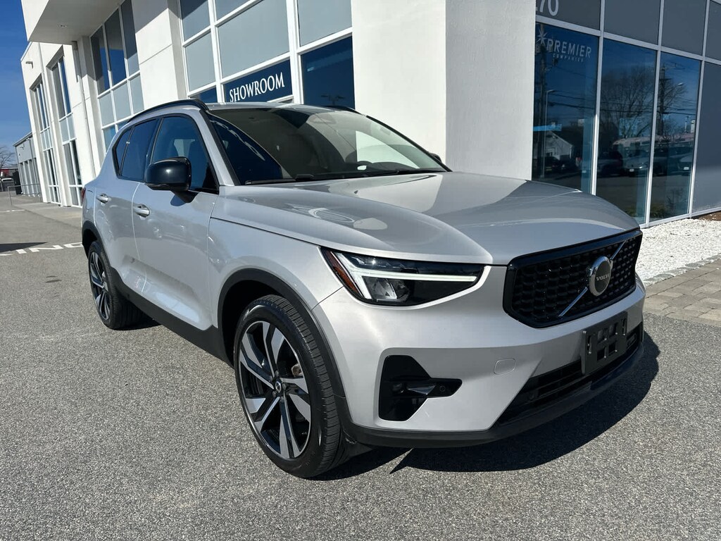 Used 2023 Volvo XC40 B5 AWD Plus Dark SUV