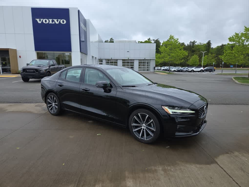 Used 2022 Volvo S60 Momentum with VIN 7JRL12TZ3NG188173 for sale in Plymouth, MA