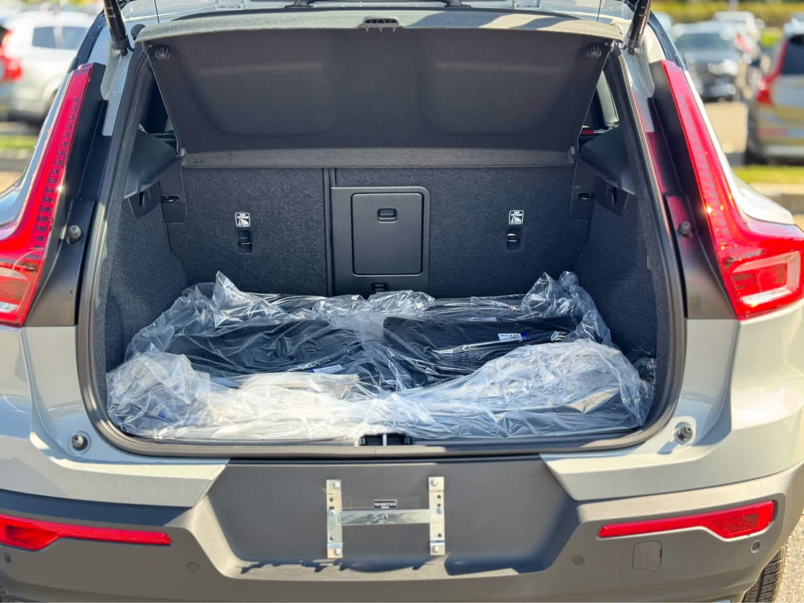 2026 Volvo XC40 Ultra Black Edition - Photo 6