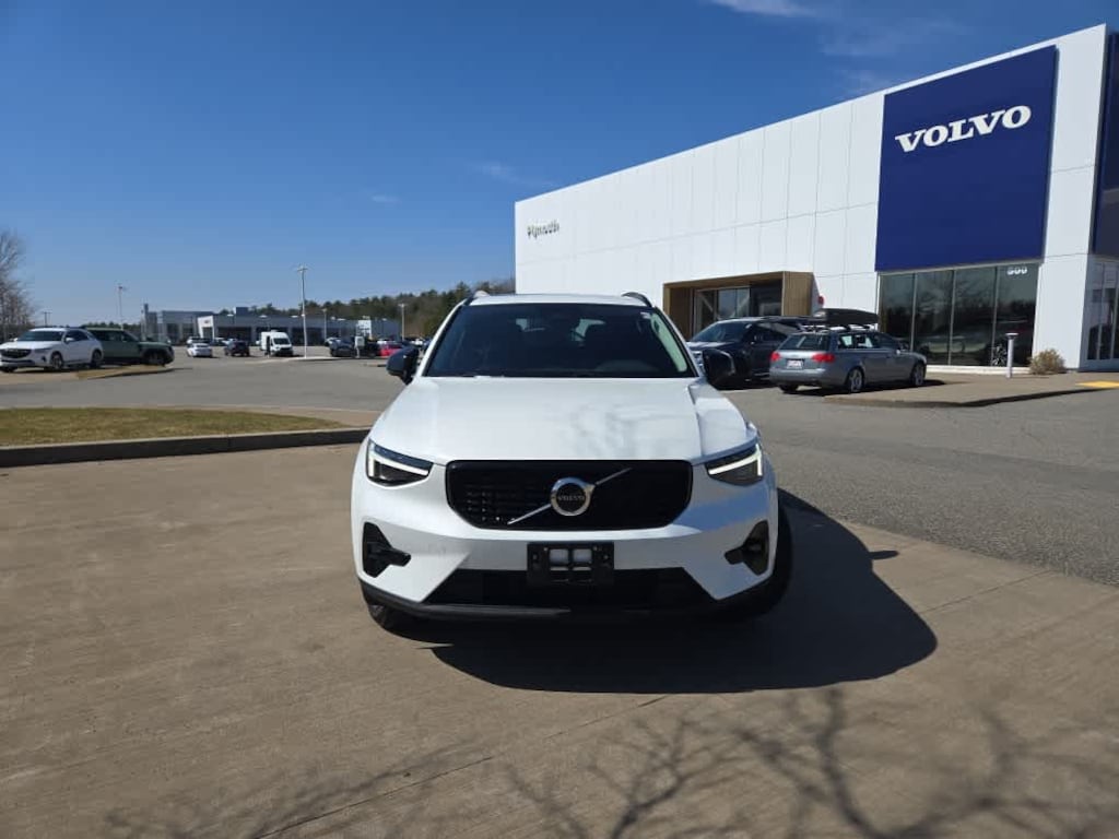 Used 2026 Volvo XC40 B5 Plus SUV