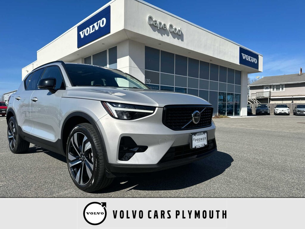 Used 2023 Volvo XC40 B5 AWD Plus Dark SUV