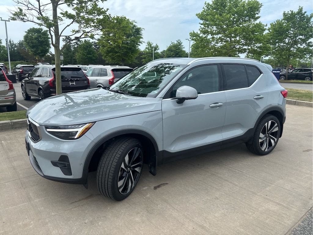 Used 2024 Volvo XC40 B5 Ultimate Bright SUV
