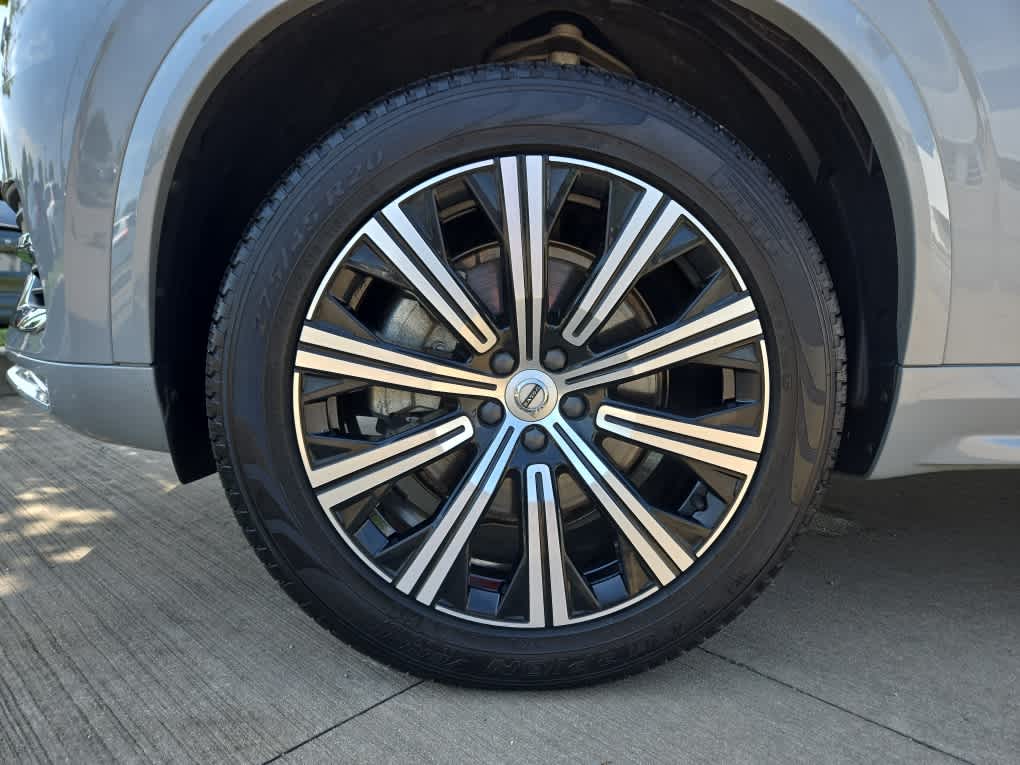 2024 Volvo XC90 B5 Core photo 2
